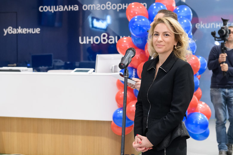Пощенска банка откри три банкови клона от ново поколение