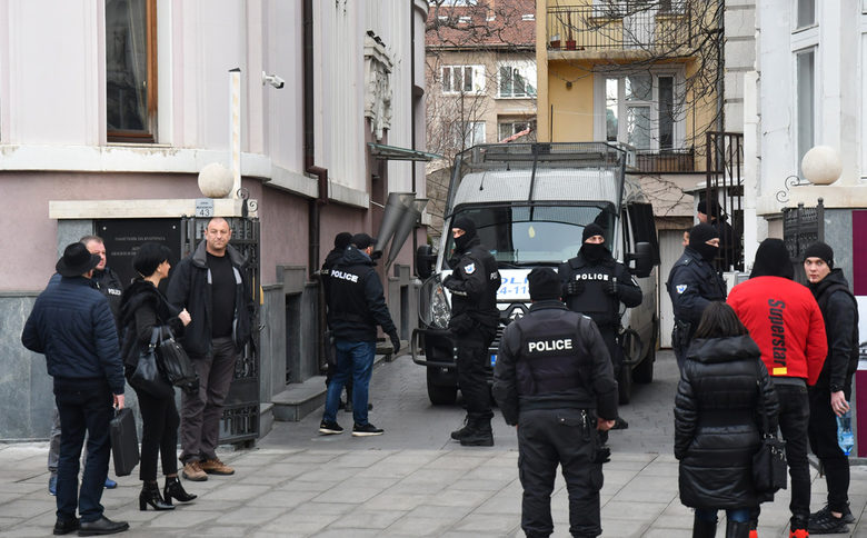 В сряда на 29 януари прокуратурата претърси офисите и дома на бизнесмена с интереси в хазарта Васил Божков.