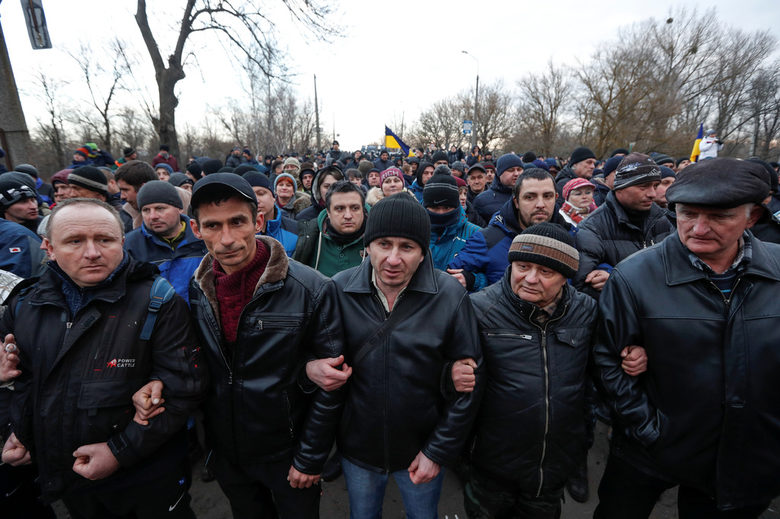 Украински град нападна евакуираните от Китай сънародници