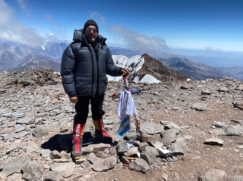 Камен Колчев е на връх Аконкагуа (6962 м), който е най-високият в Южна Америка Камен Колчев е на връх Аконкагуа (6962 м), който е най-високият в Южна Америка