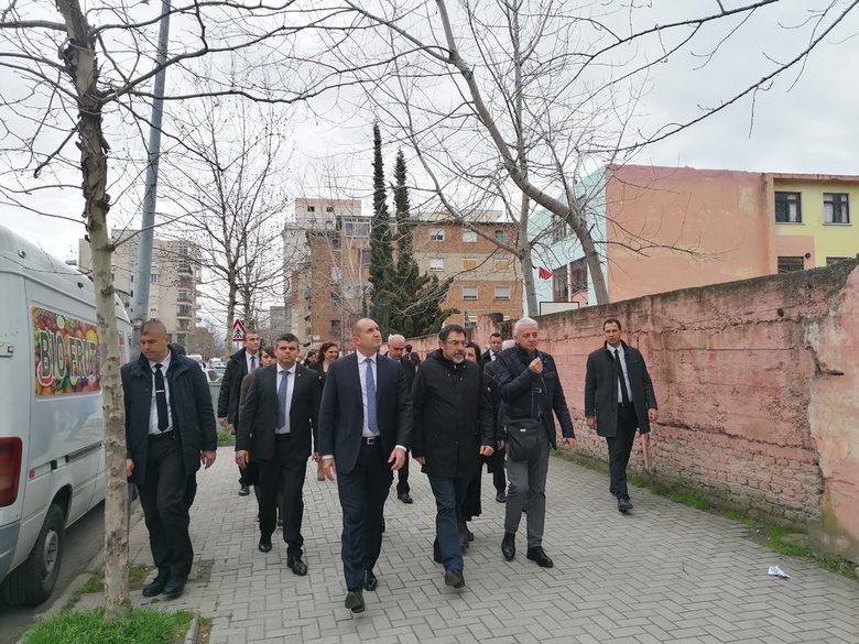 Албания три месеца след земетресението: животът продължава Албания три месеца след земетресението: животът продължава
