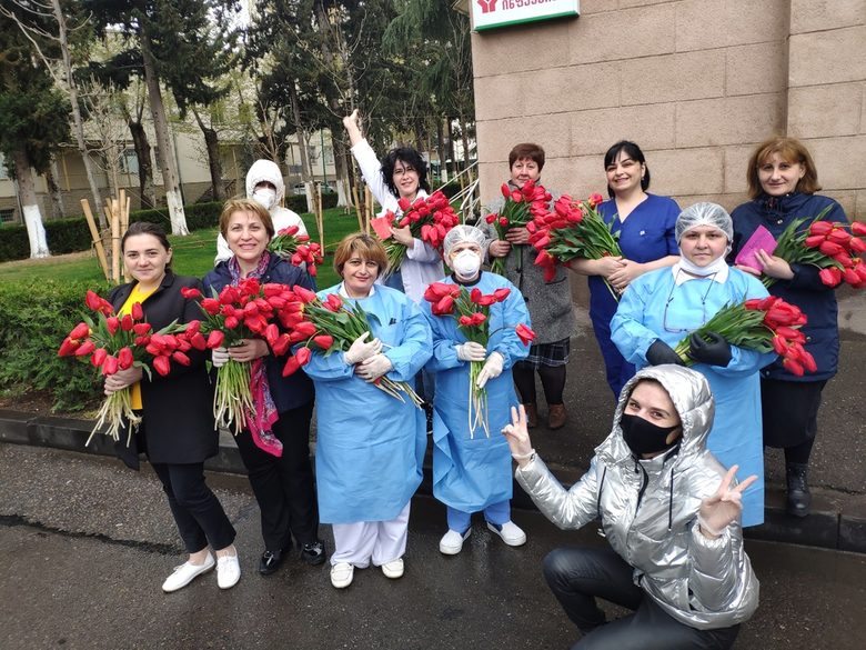 Пенсионери, отглеждащи лалета, станаха лица на надеждата в Грузия