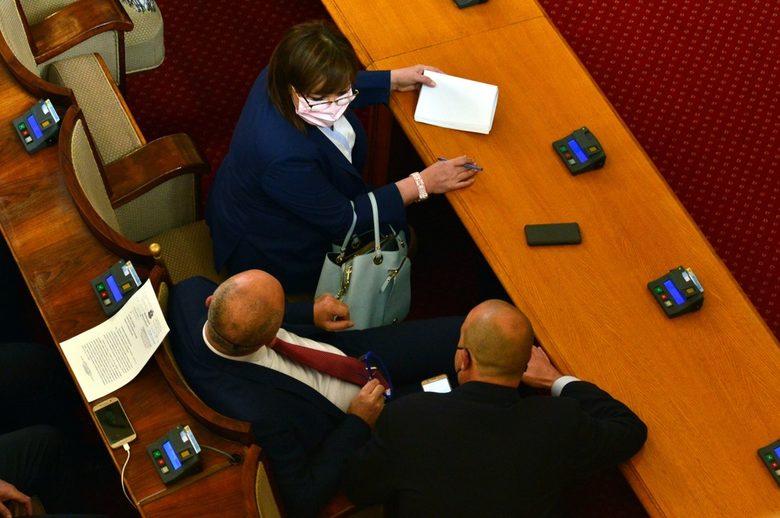След извънредното положение мерките срещу коронавируса ще останат легитимни със закон (хронология) След извънредното положение мерките срещу коронавируса ще останат легитимни със закон (хронология)