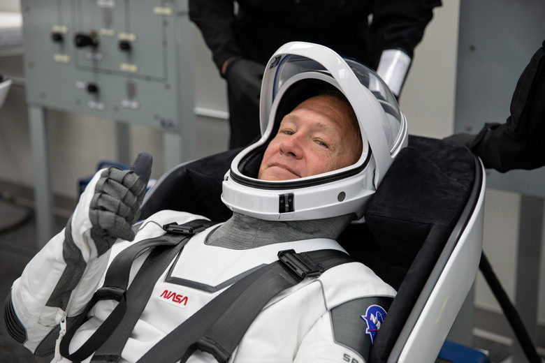 Еволюцията на скафандрите - от Алексей Леонов до SpaceX