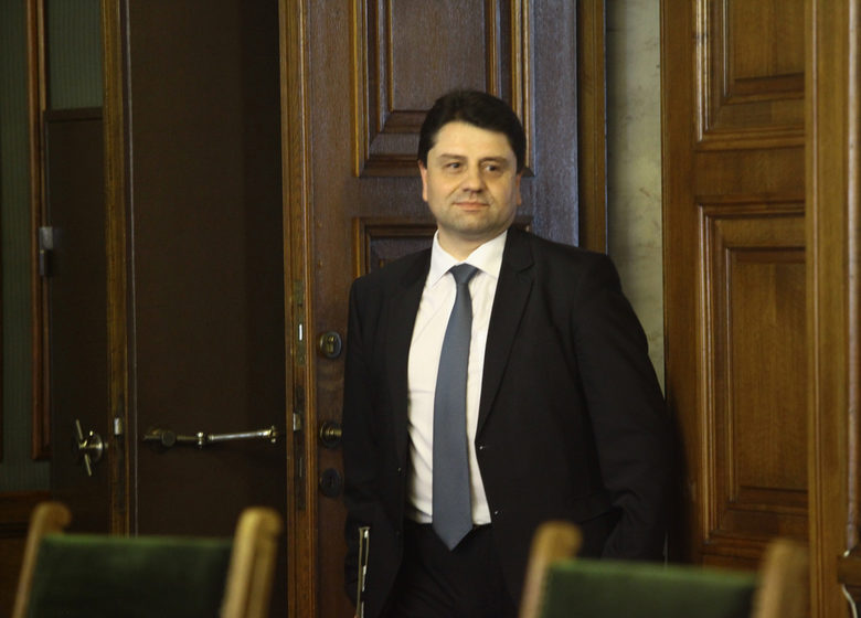 Депутатът от ГЕРБ Красимир Ципов обяви, че тези промени трябва да бъдат приети до края на мандата на това Народно събрание.