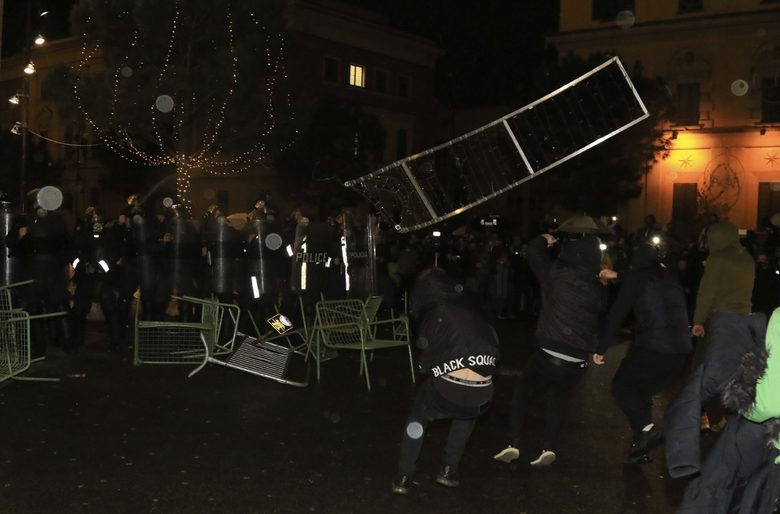 Протестите след убийството на протестиращ в Тирана, 10 декември