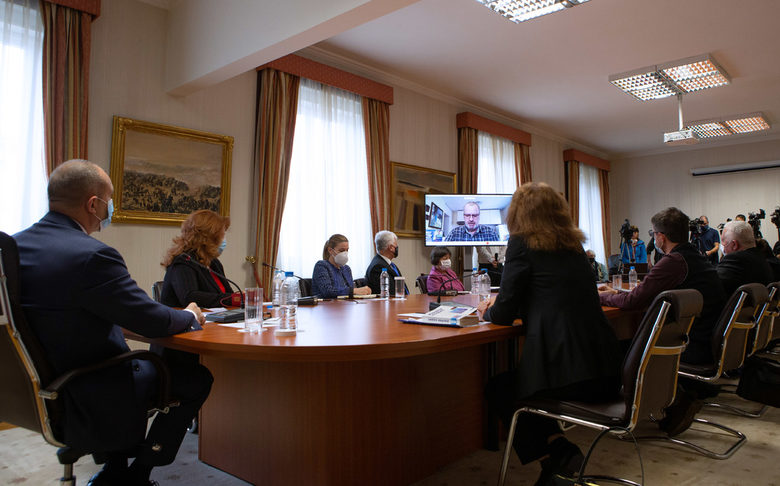 Общественият съвет към ЦИК увери президента, че избори в края на март са възможни