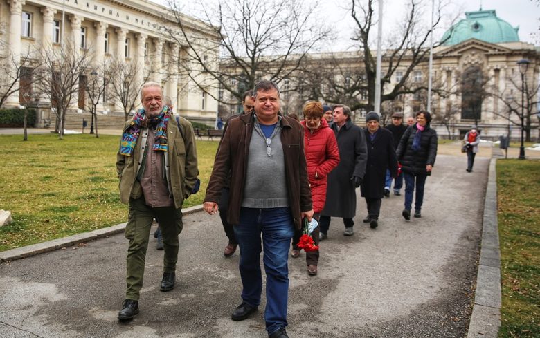 Кратки новини: Протест срещу опасни кабели в столичната градинка "Света Троица"