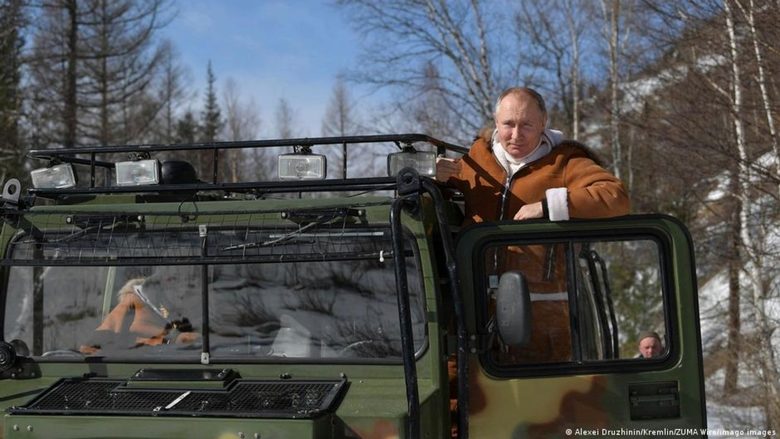 Путин в тайгата в нов мизансцен Путин в тайгата в нов мизансцен