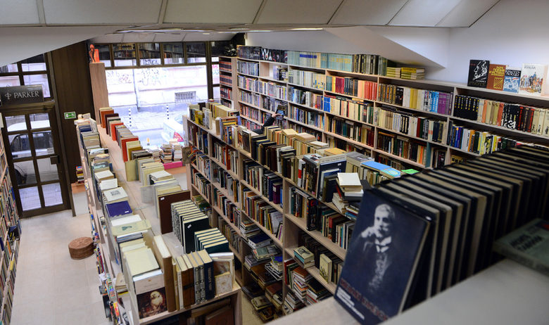 Животът на книгите в пандемия: бумът в онлайн продажбите не измести книжарниците