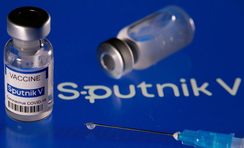 Големи обещания, малко дози: защо Русия трудно произвежда Sputnik V