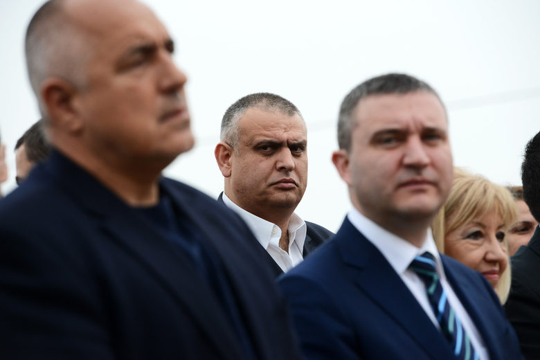 Георги Терзийски (в средата) при откриването на отсечката от магистрала "Хемус" между Ябланица и Боаза на 23 април 2019 година