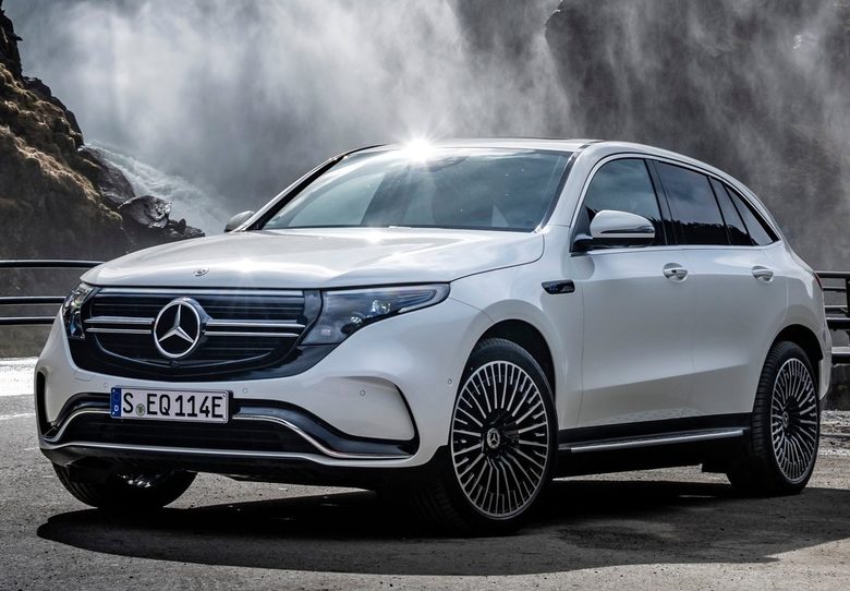 Mercedes-Benz влиза в бъдещето с два кросоувъра на ток