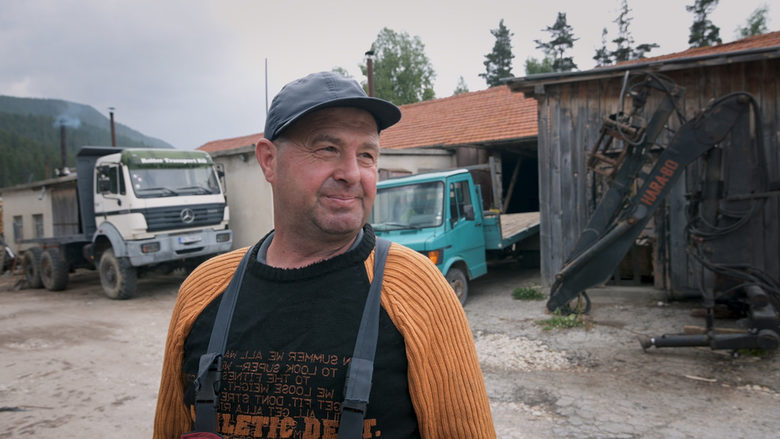Кемал работи в т.нар. "Промишлена зона" на Сърница