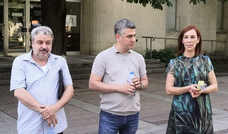 Отляво надясно: Николай Николов - технически директор на "Енерджи-2", Георги Бабев - член на Съвета на директорите на "Градус", Кремена Петрова от "Демократична България"