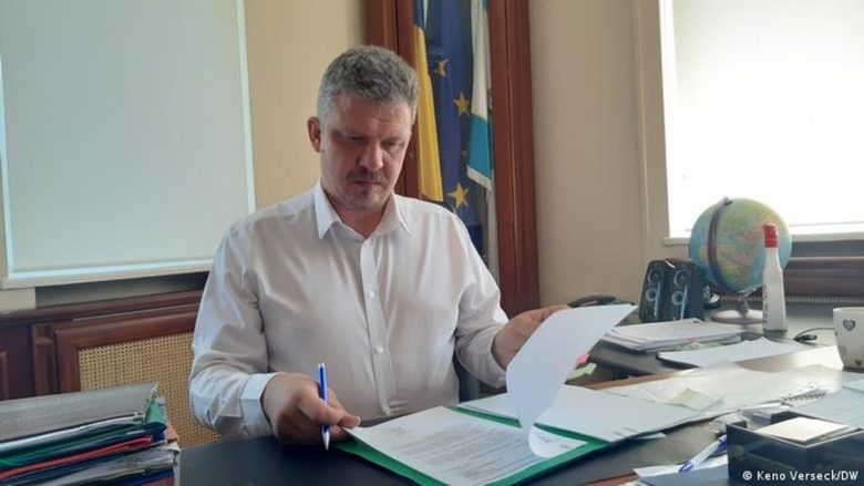 Една от първите задачи на Золтан Соос е да намали раздутата администрация.