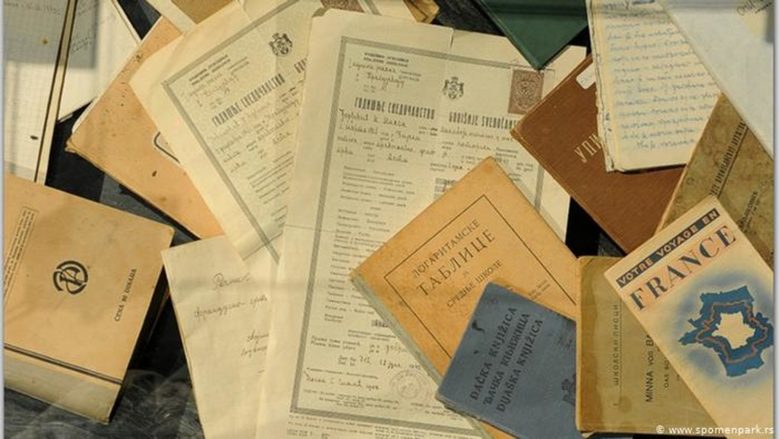 Лични и други документи на избити ученици и младежи от Крагуевац.