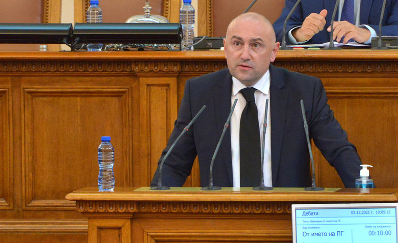 Правителство до седмица и смирение: заявките от първия работен ден на парламента Правителство до седмица и смирение: заявките от първия работен ден на парламента