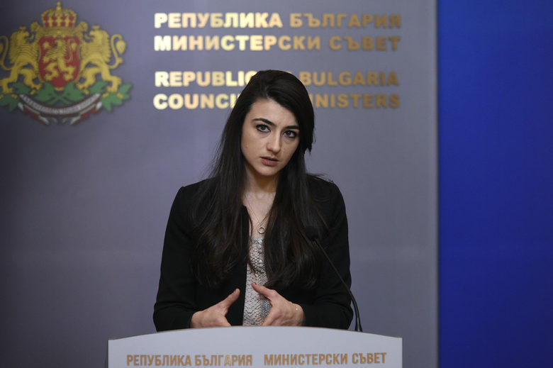 Енергийните цени се превърнаха в динена (бананова) кора за новите управляващи