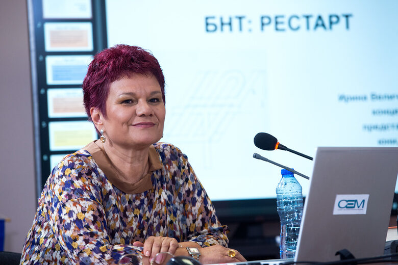 Ирина Величкова иска да постанови решение, с което да отмени като незаконосъобразно непубликуваното решение на СЕМ и да върне казуса в регулатора