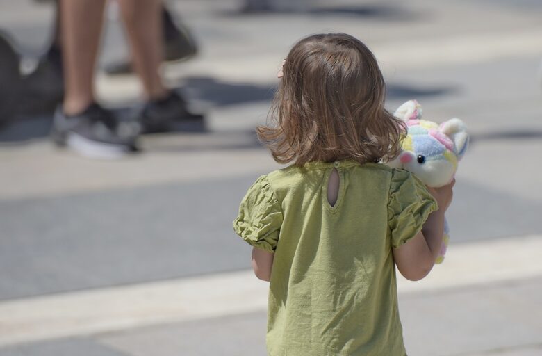  Българите отглеждат относително строго децата си, считат анализаторите. 