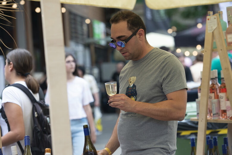  Коктейли и танци до НДК на нов 