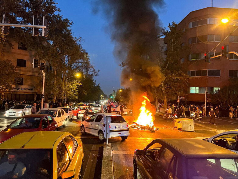 Социалните мрежи и иранските жени в протеста срещу аятоласите