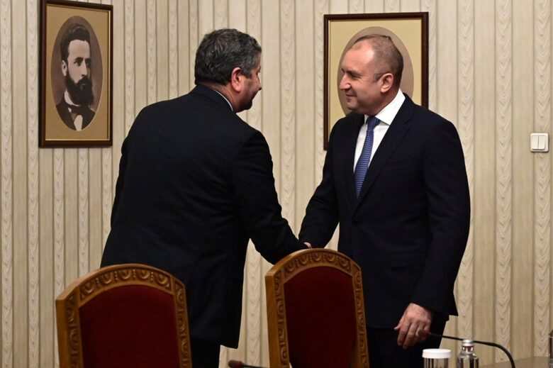 Радев пред "Демократична България": Третият мандат ще бъде връчен след Нова година