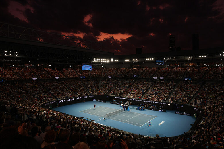 С 26-а поредна победа Джокович достигна полуфиналите на Australian Open