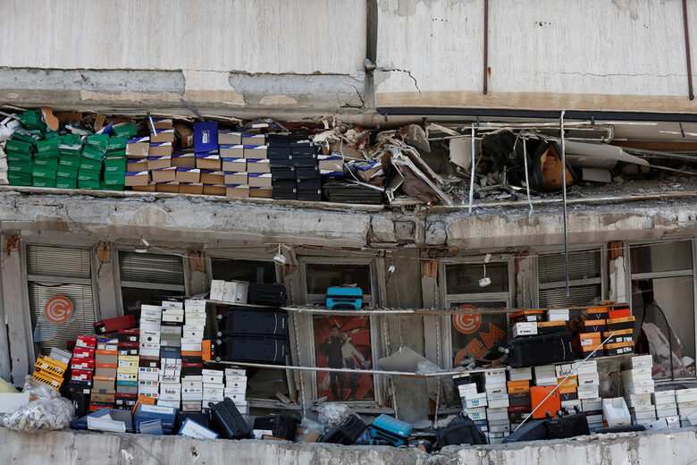  Заради конфликти на турци спасители стопираха работа, жертвите са над 25 хиляди и може да се удвоят 