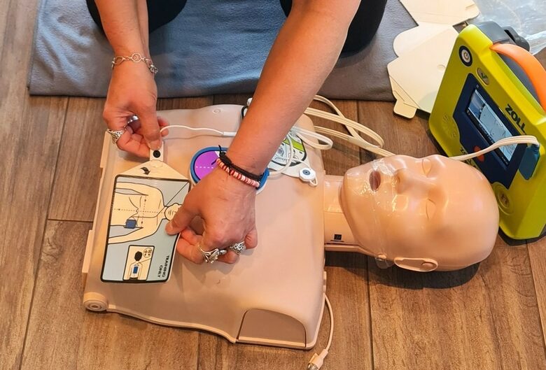  Верига бензиностанции конфигурира автоматизирани дефибрилатори на свои основни обекти 