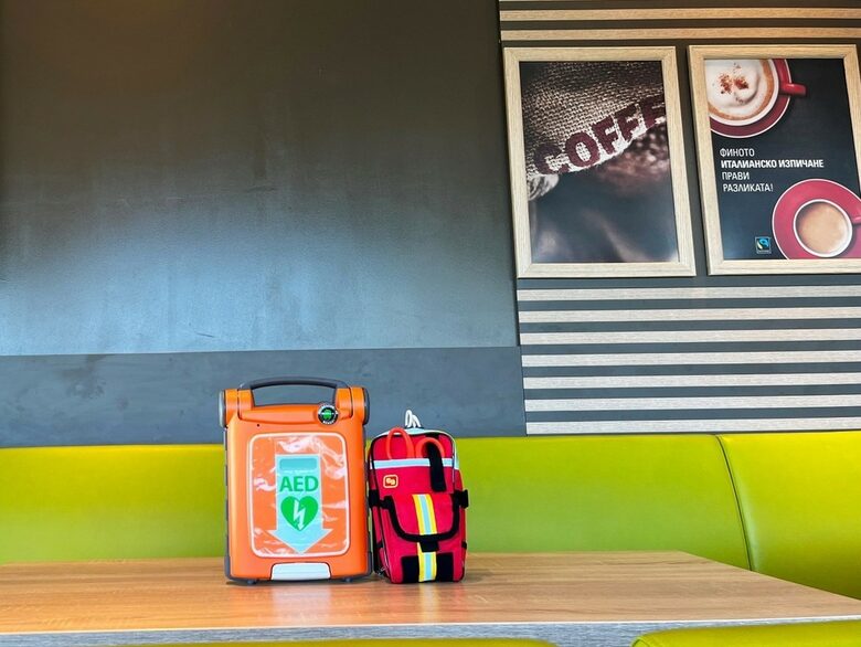  Верига бензиностанции конфигурира автоматизирани дефибрилатори на свои основни обекти 