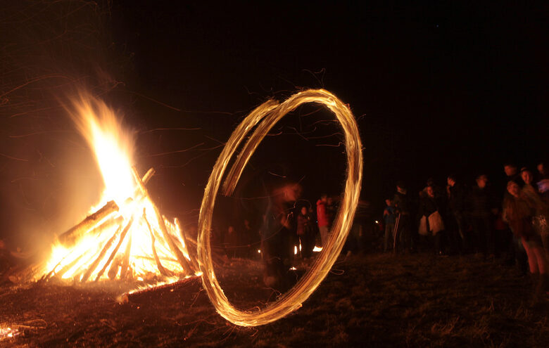  Сирни Заговезни е прочут и с паленето на огньове 