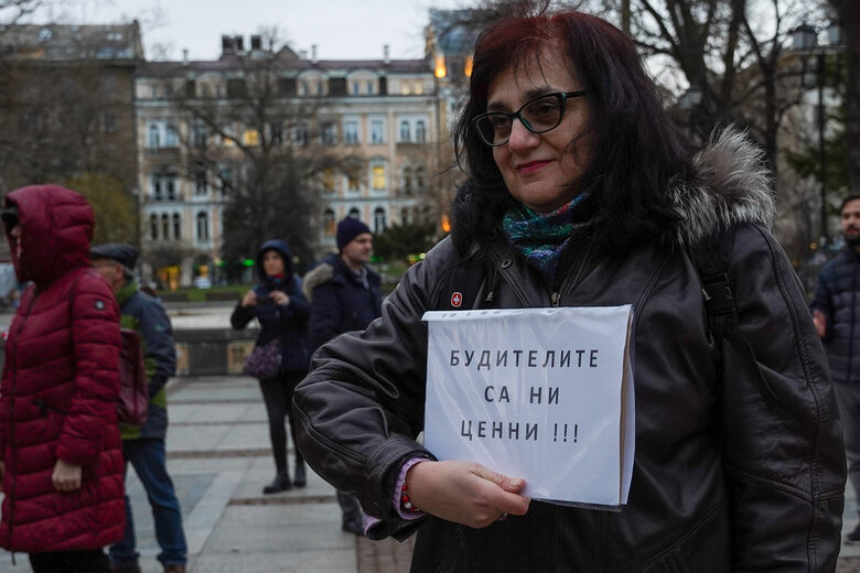 Протест иска оставката на директора на Народния театър заради уволнението на Морфов