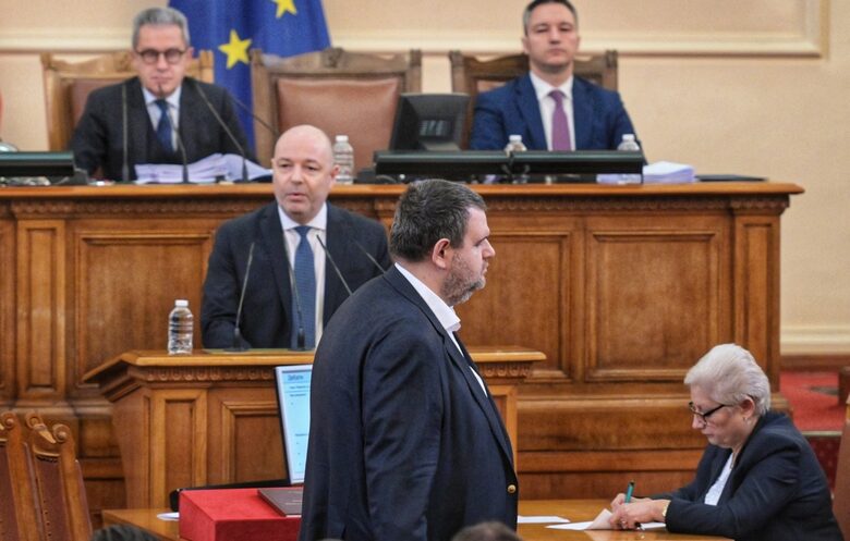  Шест съвещания: какво свърши Делян Пеевски в Народното събрание 