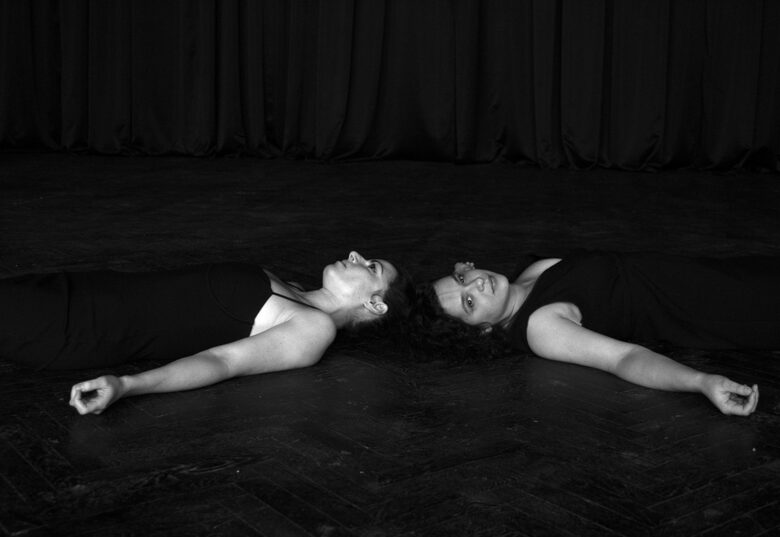 Алтернативното електронно дуо Desperate Daughters е сред победителите в конкурса Music Elevator за нови български групи.