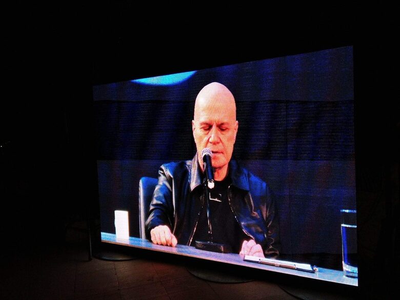  Слави Трифонов в опит да се върне в 