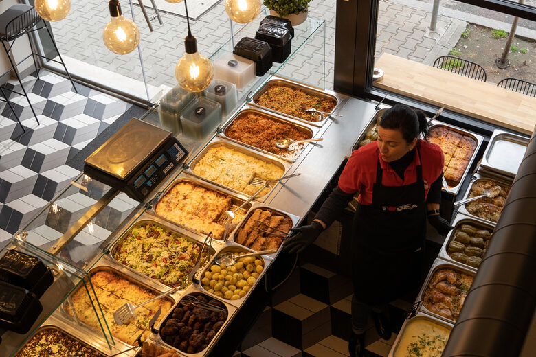  Домашните кулинарни опити в пандемията са сменени от опашки пред новите 