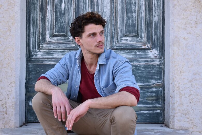  Севар Иванов играе в разнообразни представления, измежду които 