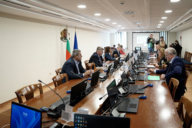  Главният прокурор желае отказ на шестимата членове, поискали отстраняването му 