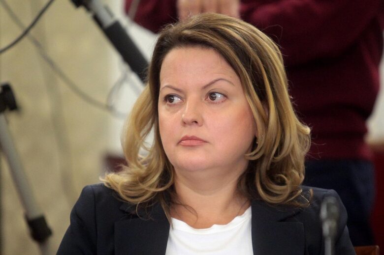 Гергана Мутафова е един от вносителите, оттеглили предложението си