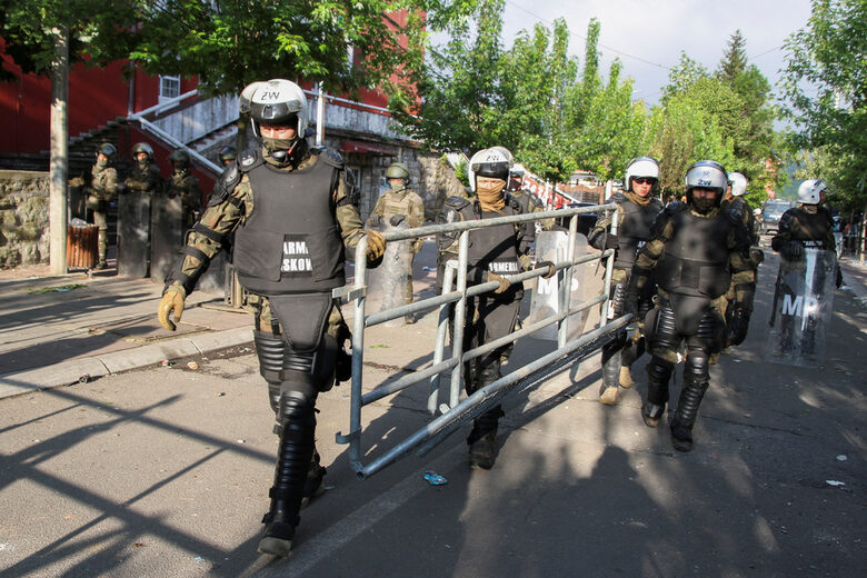 Протестите в Косово продължиха, Курти обвини Сърбия, че използва "група екстремисти" Протестите в Косово продължиха, Курти обвини Сърбия, че използва "група екстремисти"
