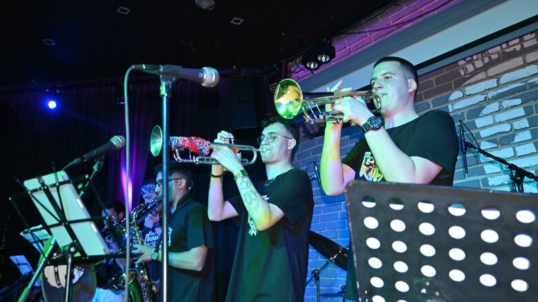  Групата BRASS SQUAD е образувана през 2020 година от студенти в Музикалната академия. 