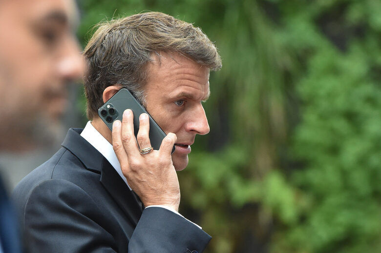  Макрон си потегля по-рано от Брюксел, с цел да ръководи второ изключително съвещание на държавното управление за два дни 