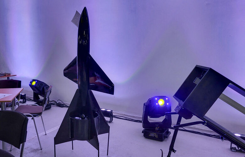  Макети на бойни дронове, показани по време на антидрон хакатон в Киев на 24 юни. 