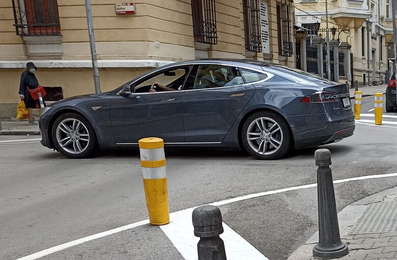  Тесла Модел S 