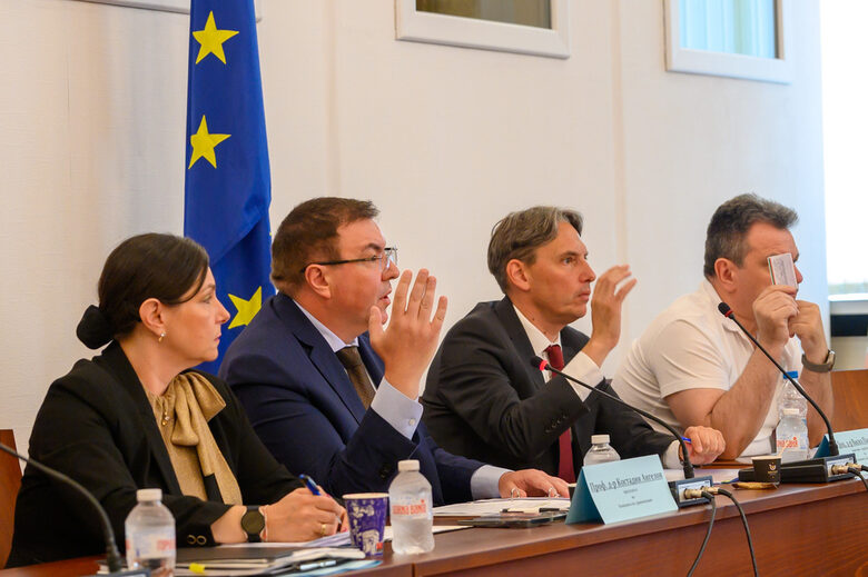 Костадин Ангелов (ГЕРБ), Васил Пандов и Александър Симидчиев ("Продължаваме промяната - Демократична България" Костадин Ангелов (ГЕРБ), Васил Пандов и Александър Симидчиев ("Продължаваме промяната - Демократична България"