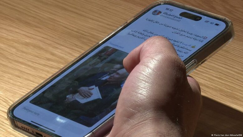 Хусам ел Гомати показва колко популярен сред арабски говорещите коментатори е прегръщащият Корана руски президент Владимир Путин.