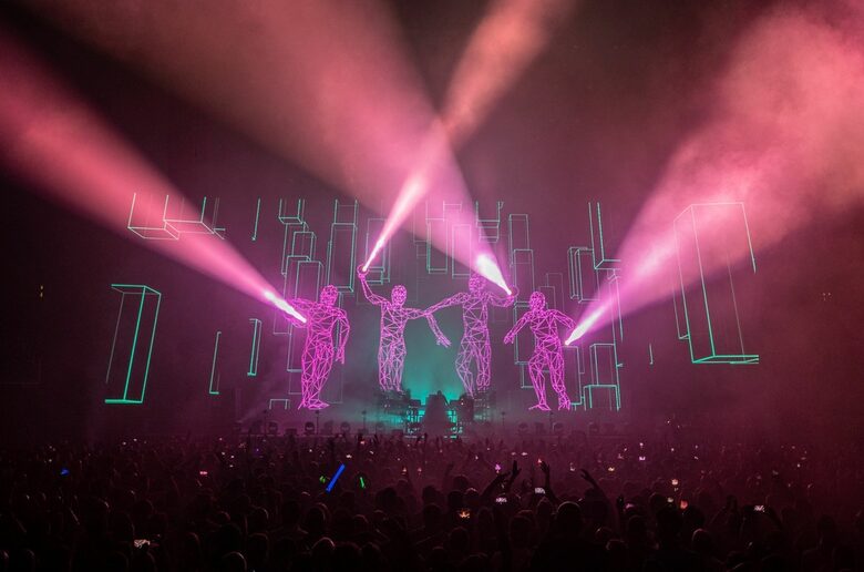 Дуото прави първото си визуално шоу за The Chemical Brothers в началото на 90-те години