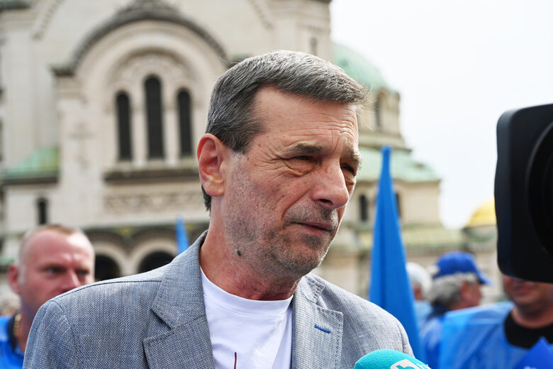 Димитър Манолов